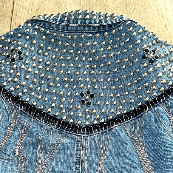 Boutique Embellished rhinestone studd Jean Jacket - Picture 9 of 9